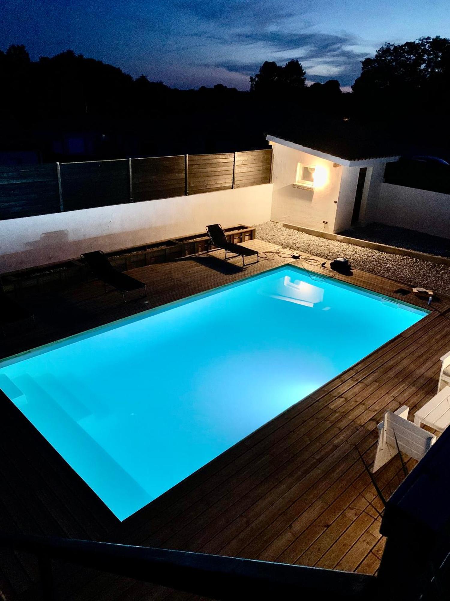 Maison Au Calme Avec Piscine Riviere-Saas-et-Gourby Dış mekan fotoğraf